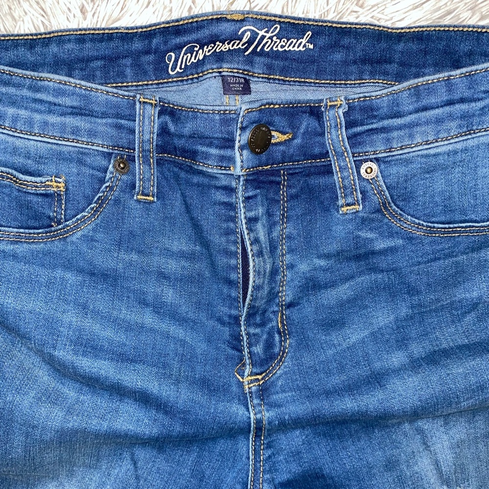 COPY - High rise jeans (UNIVERSAL THREAD)